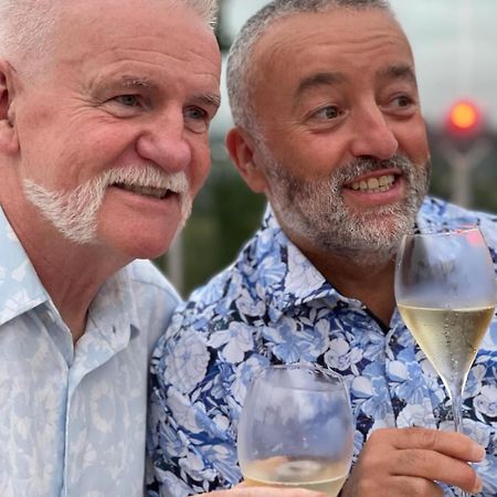 2 Mikes Homestay Dublin Eksteriør billede